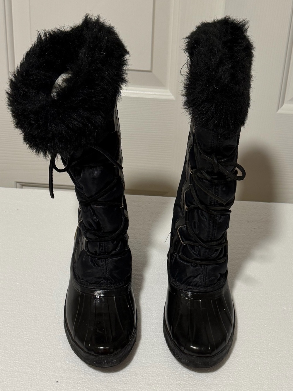Sorel Women's Winter Boots Black, Wool Lined, Lace Up, Closed Toe, Size 6